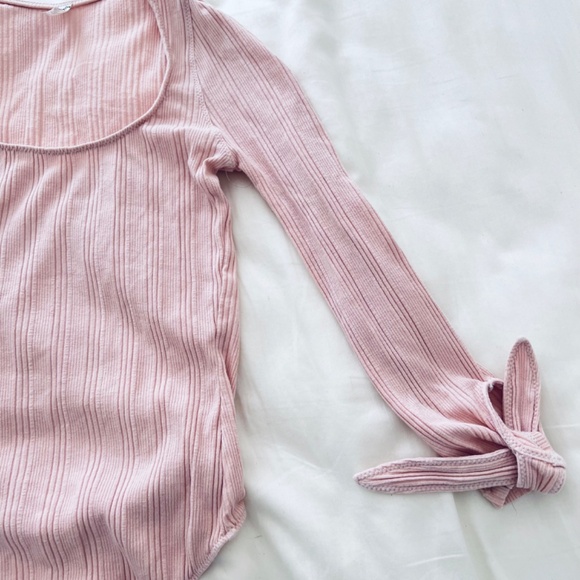 Free People Long Sleeve Pink Ribbed Bodysuit - Size XS - Picture 2 of 3